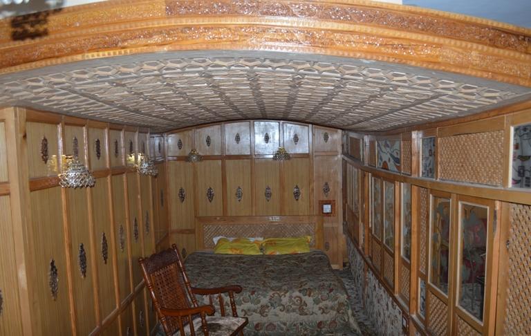 Shah Abbas Hotel At Dal Lake Srīnagar エクステリア 写真
